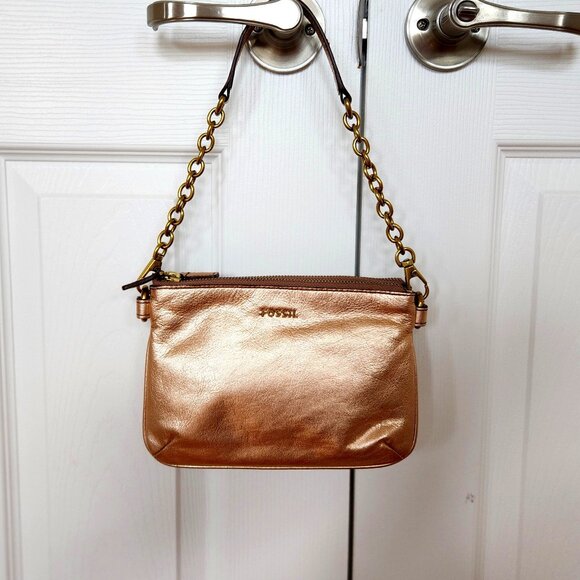FOSSIL METALLIC ROSE GOLD GENUINE LEATHER  WRISTLET PURSE. - Picture 1 of 11